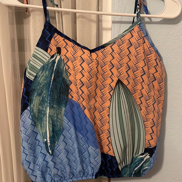 Casual crop top!✨🌸 - Picture 1 of 4